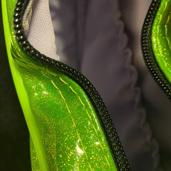 Love Pain and Stitches Triste Heart Lime Green Bag Crossbody - Picture 6 of 6